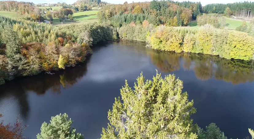 Rental pond with access to a water body of 19.77 ac and a 2.47 ac for 2 to 6 persons