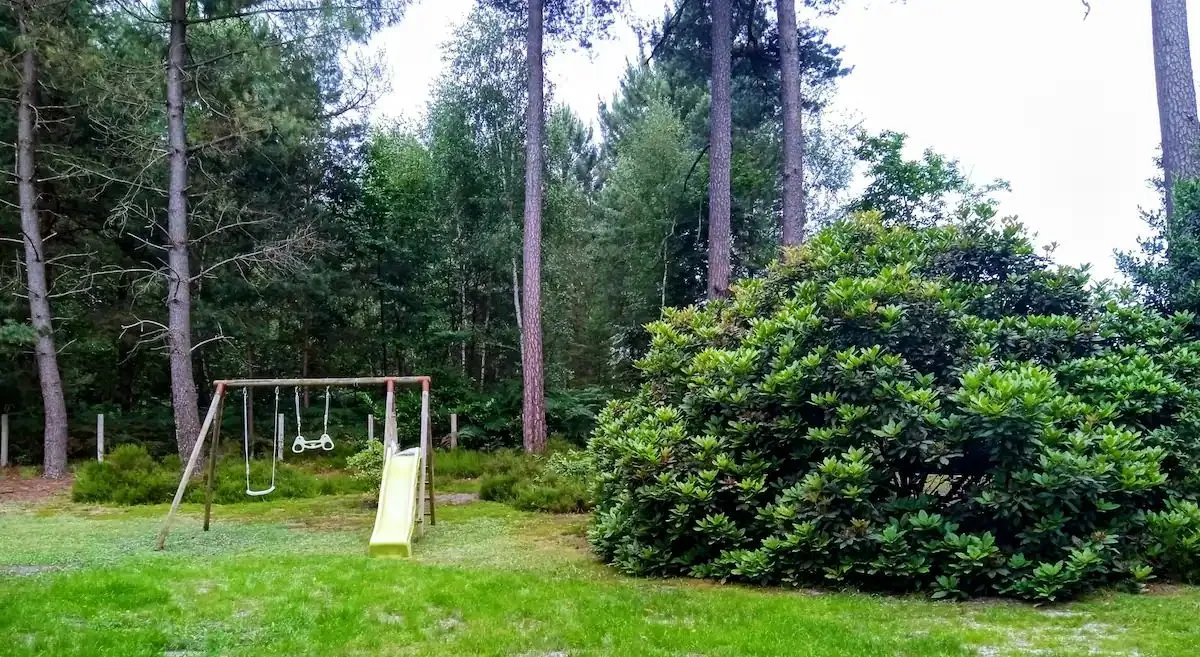 Maison tout confort avec étang privé en lisière de forêt