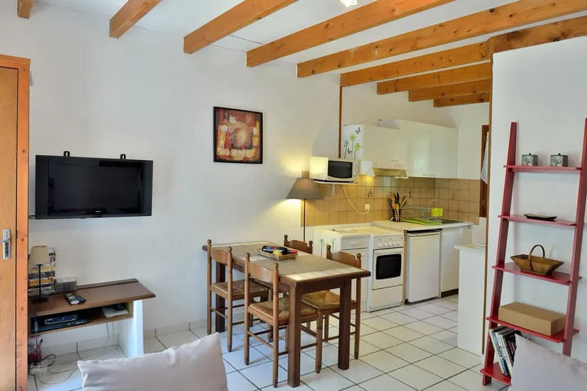 Gîte avec piscine et 2 étangs privés pour 4 personnes proche de Lascaux - TIL