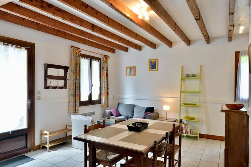 Gîte avec piscine et 2 étangs privés pour 4 personnes proche de Lascaux - TIL