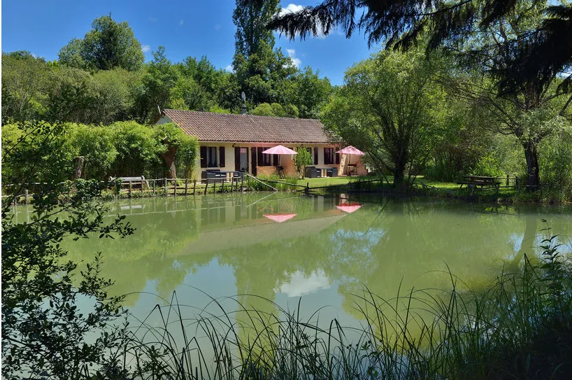 Gîte avec accès 2 beaux étangs et une piscine en Aquitaine - ACA