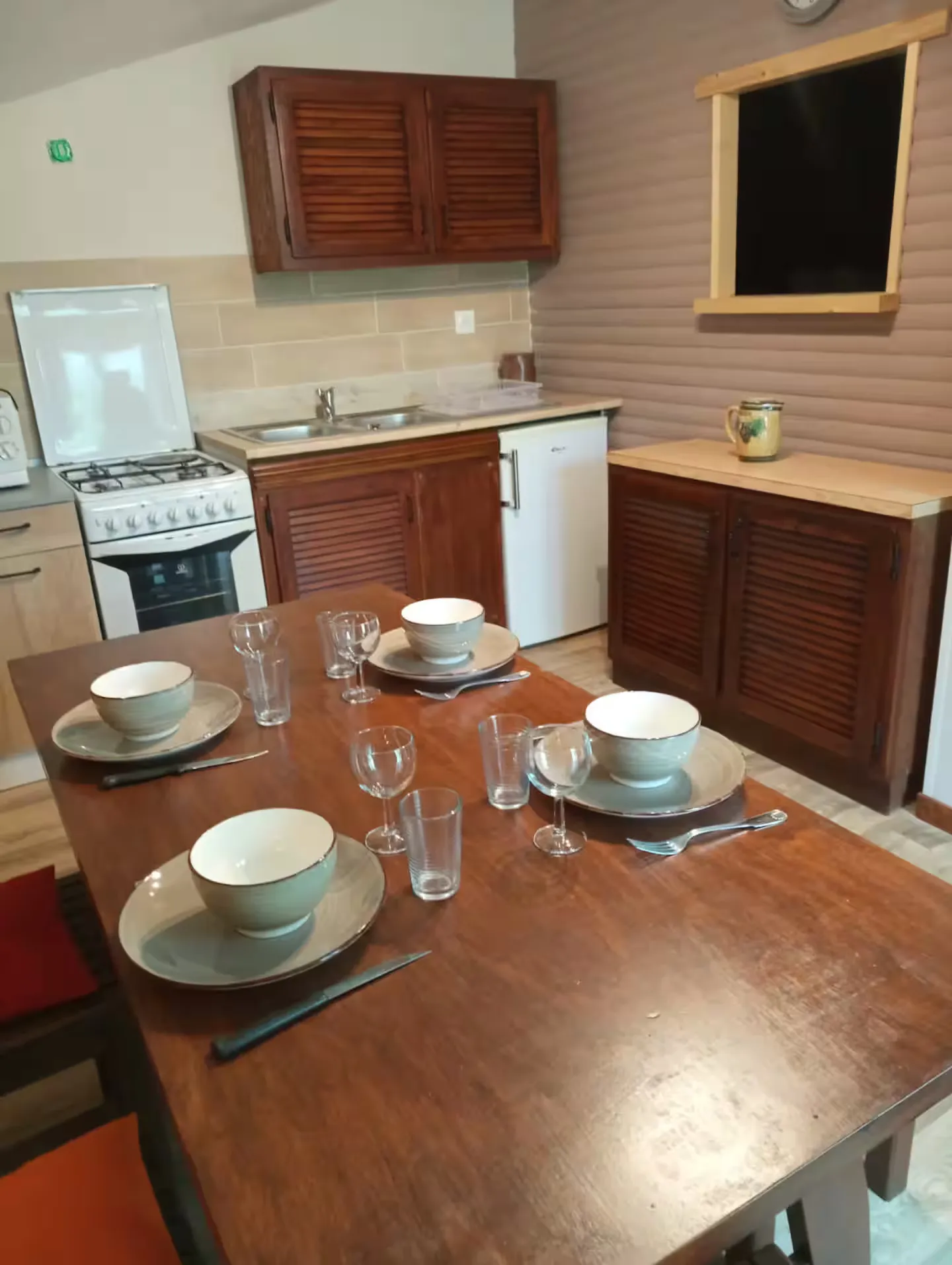 Location chalet de 1 à 4 personnes au bord de deux étangs privés