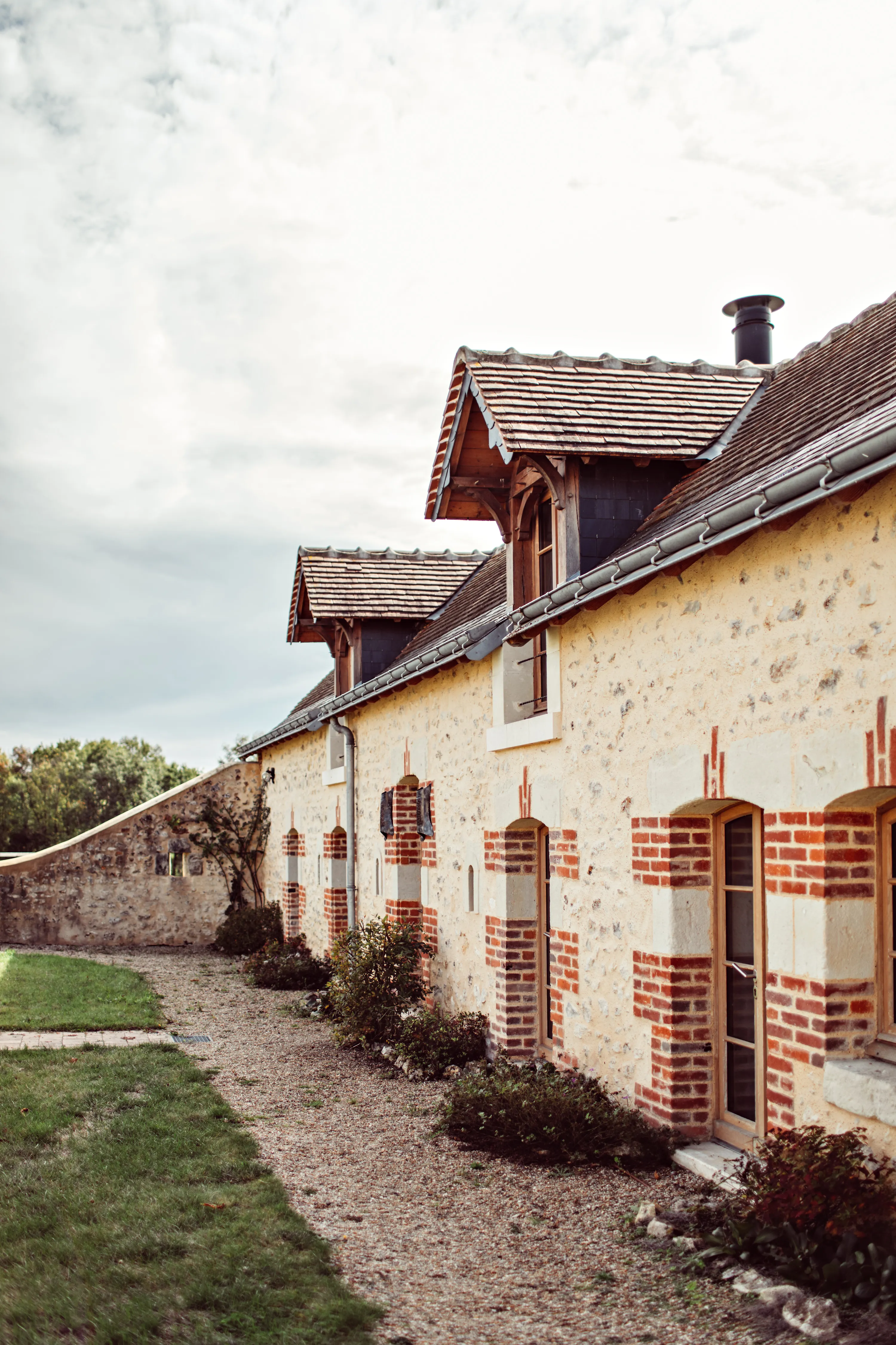 Séjour en Indre-et-Loire, 2-4 personnes, au bord d’un étang privé sauvage de 15ha