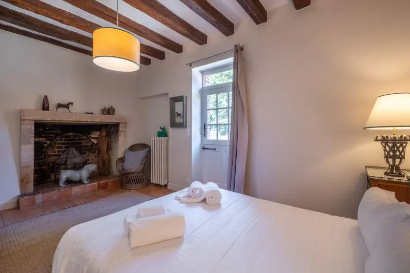 Maison de charme en Touraine, 12 personnes, dans un domaine avec étangs privés de 15ha