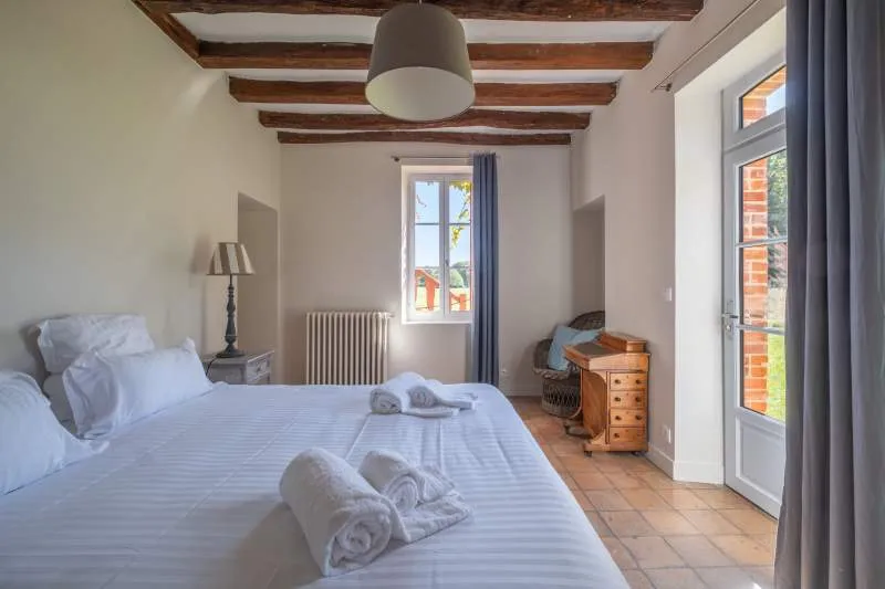 Maison de charme en Touraine, 12 personnes, dans un domaine avec étangs privés de 15ha