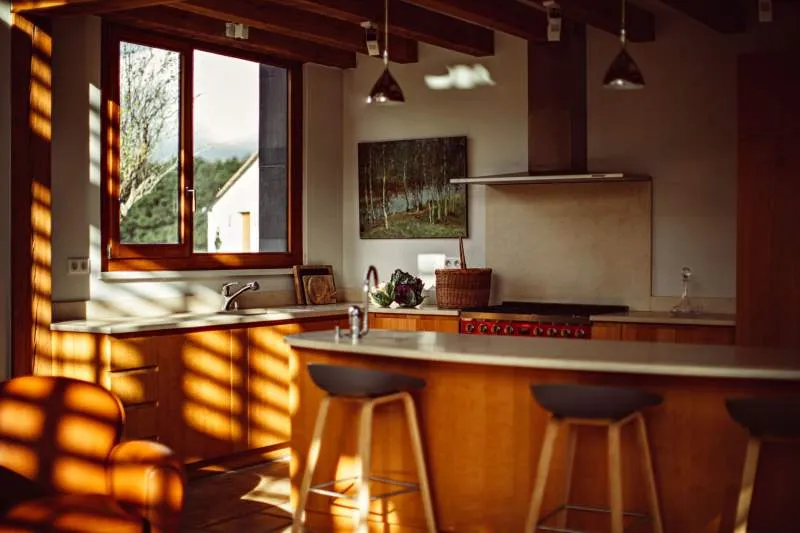 Maison contemporaine pour 8 personnes de charme avec accès à un étang de pêche privé de 15ha
