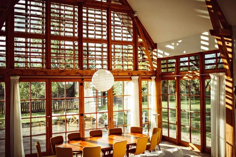 Maison contemporaine pour 8 personnes de charme avec accès à un étang de pêche privé de 15ha