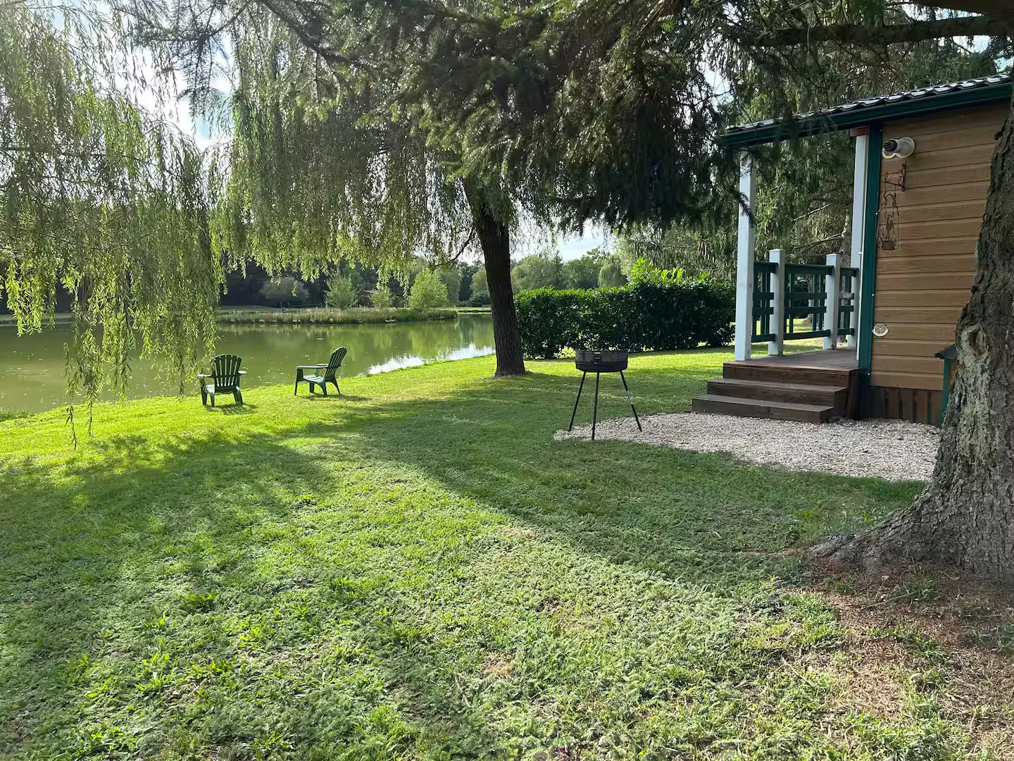 Location chalet 2 GJ familial sur un domaine de 5ha avec 3h d'étang