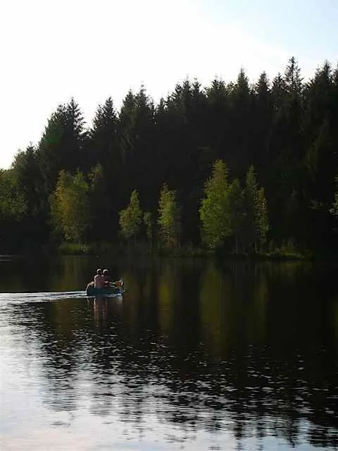 Gite tout confort avec lac privé de 7ha et sauna
