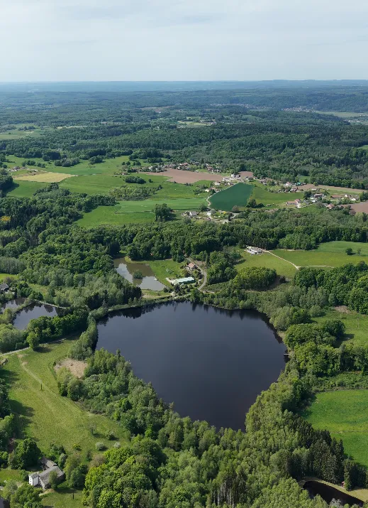 Gite tout confort avec lac privé de 7ha et sauna