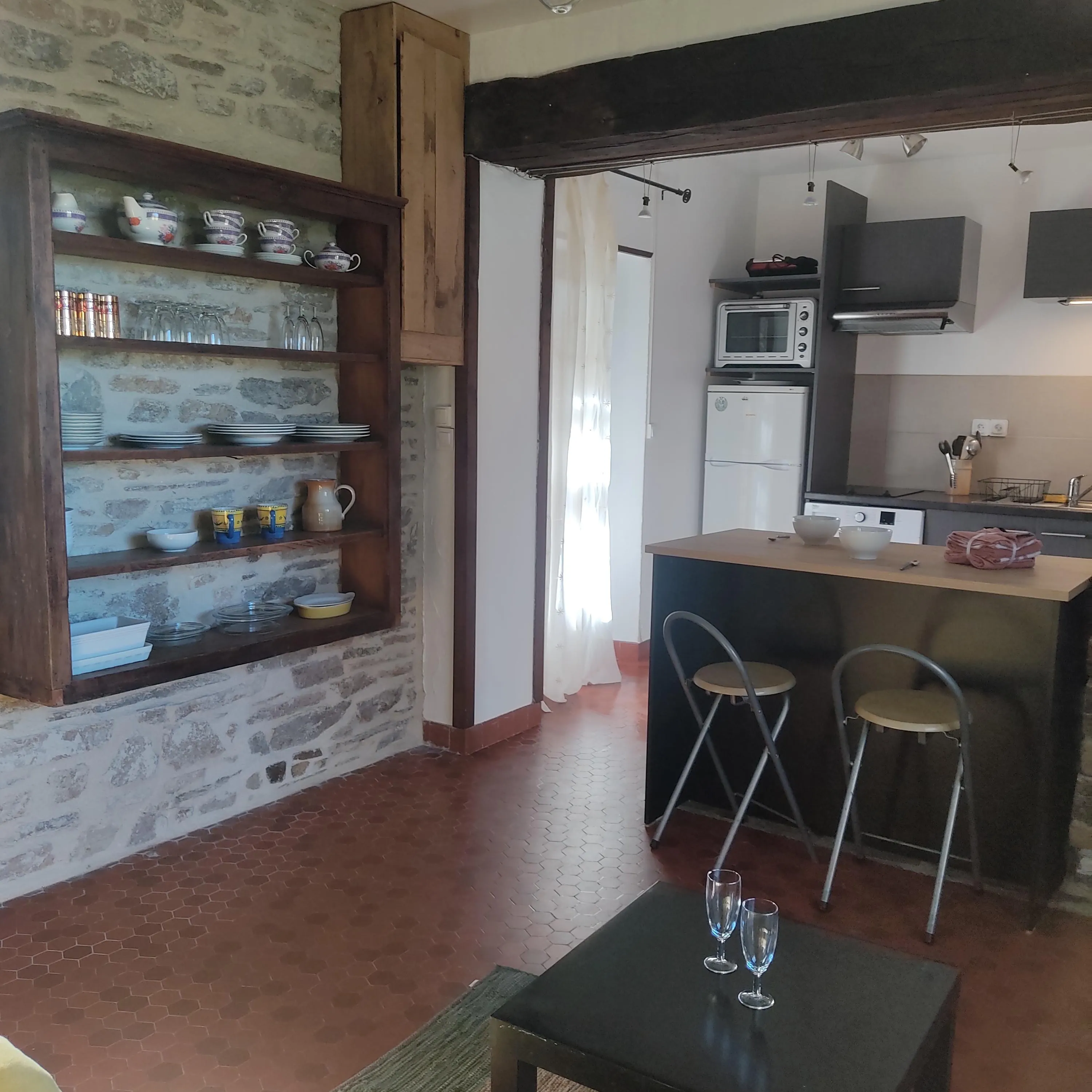 Fishing cottage for 2 to 4 people with pond of 1.24 ac in Dordogne