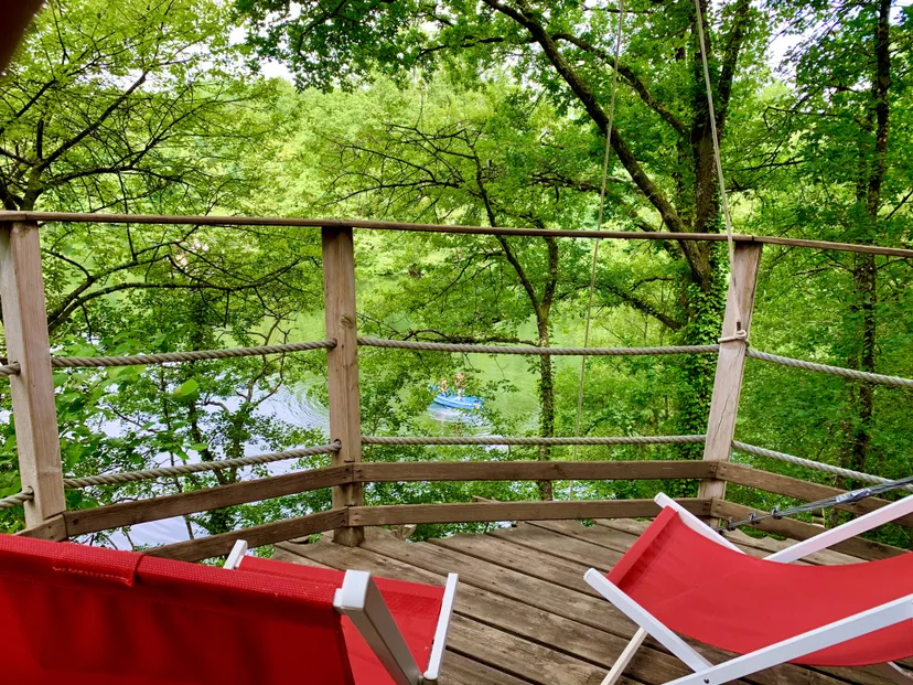 Cabane insolite avec spa et vue sur l’étang de pêche en Mayenne pour 2 personnes