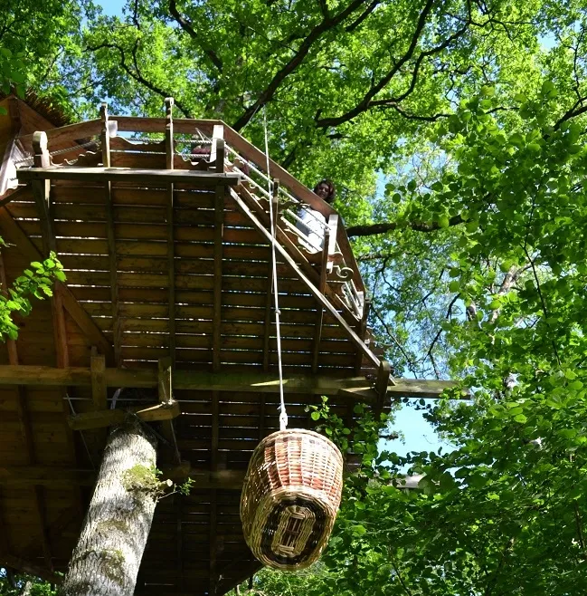 Cabane insolite avec spa et vue sur l’étang de pêche en Mayenne pour 2 personnes