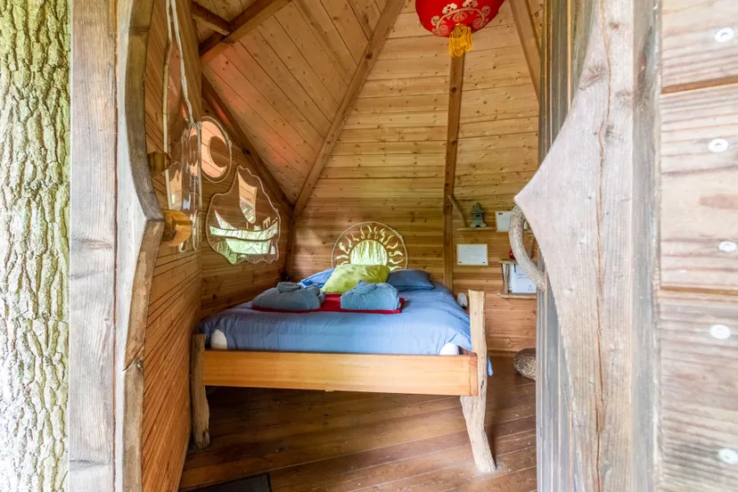 Cabane insolite avec spa et vue sur l’étang de pêche en Mayenne pour 2 personnes