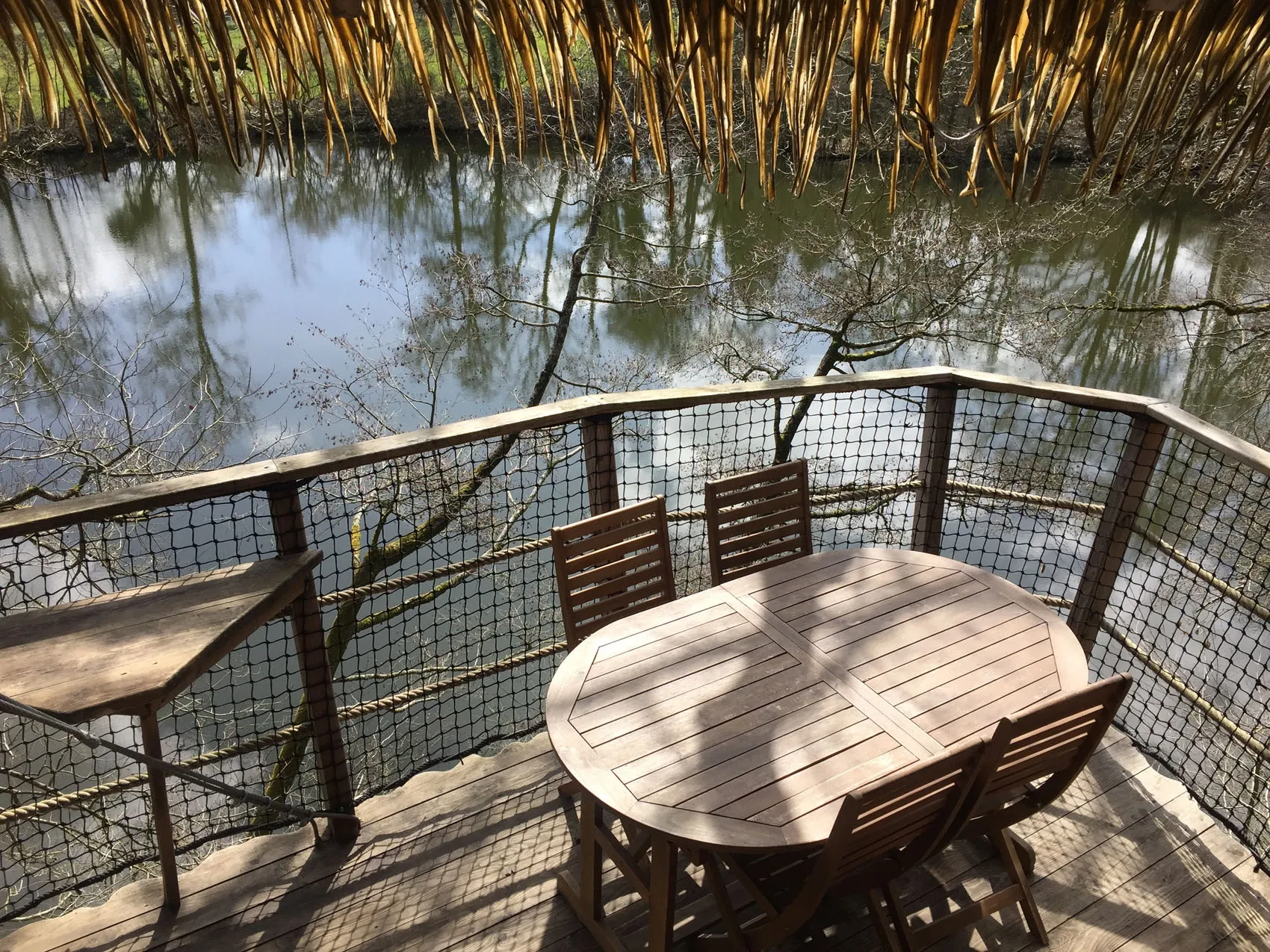 Séjour pêche et détente – Cabane perchée avec vue étang – 6 personnes