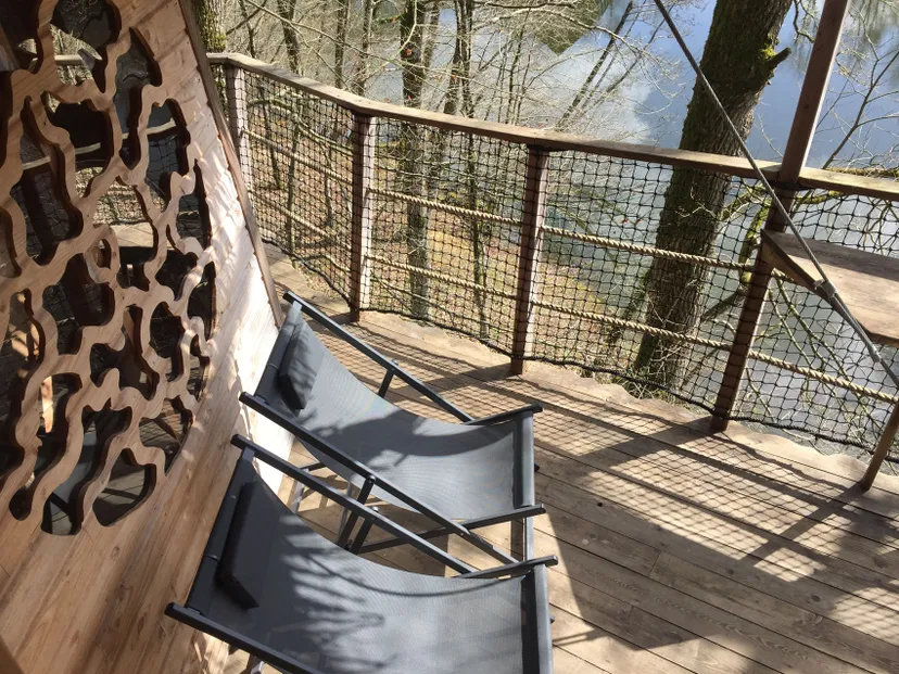 Séjour pêche et détente – Cabane perchée avec vue étang – 6 personnes