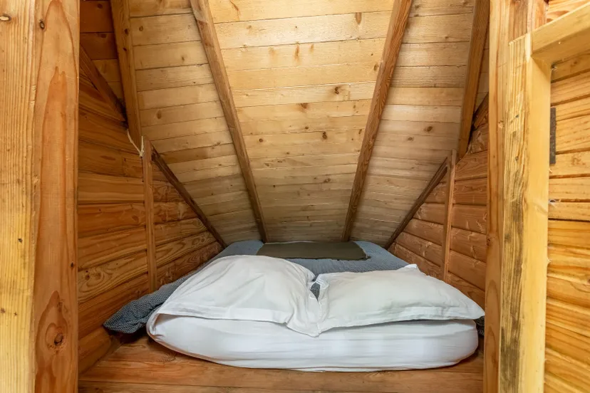 Séjour pêche et détente – Cabane perchée avec vue étang – 6 personnes