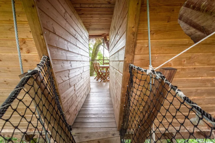 Séjour pêche et détente – Cabane perchée avec vue étang – 6 personnes