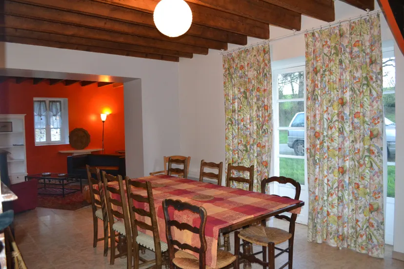 Escapade en famille en Mayenne – Gîte avec vue sur étang et pêche – 6 personnes