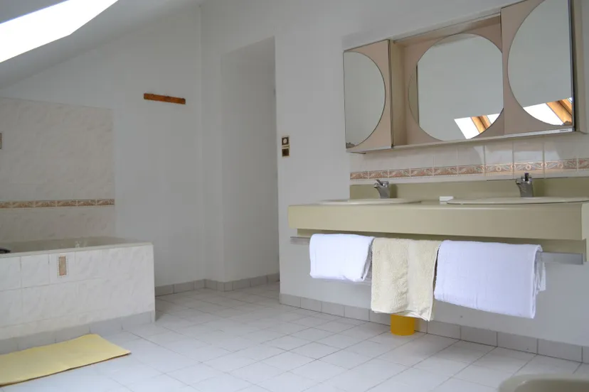 Escapade en famille en Mayenne – Gîte avec vue sur étang et pêche – 6 personnes