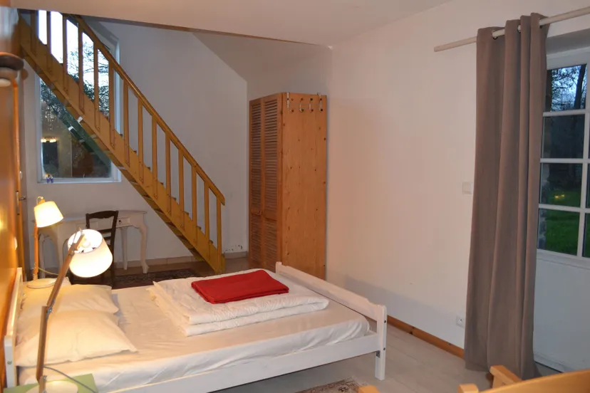 Escapade en famille en Mayenne – Gîte avec vue sur étang et pêche – 6 personnes