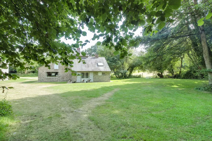 Escapade en famille en Mayenne – Gîte avec vue sur étang et pêche – 6 personnes