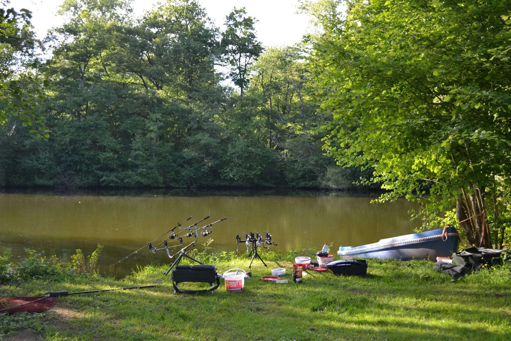 Escapade en famille en Mayenne – Gîte avec vue sur étang et pêche – 6 personnes
