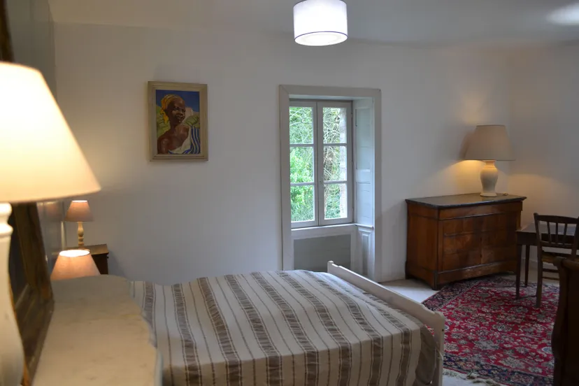 Gîte en Mayenne au bord de l’étang – Pêche et détente – 4 personnes