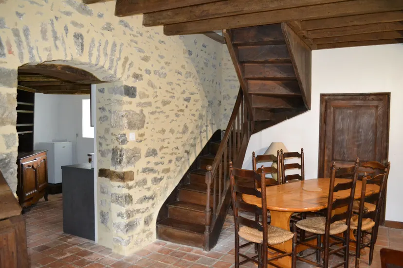 Gîte en Mayenne au bord de l’étang – Pêche et détente – 4 personnes