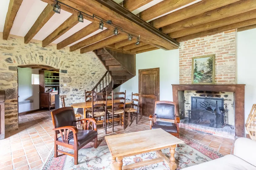 Gîte en Mayenne au bord de l’étang – Pêche et détente – 4 personnes