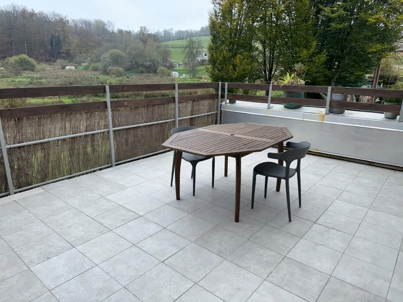 Appartement chaleureux avec étang d’1ha