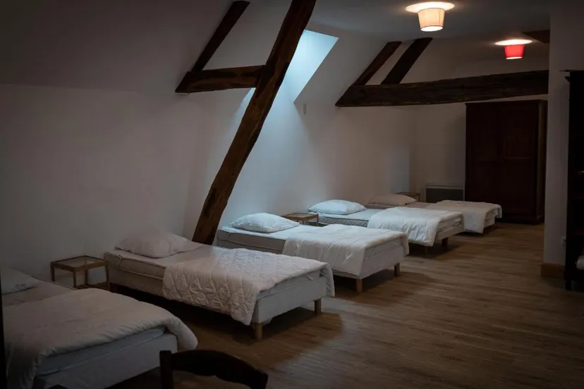 Maison familiale dans le Loiret – 10 personnes – au sein d’un domaine avec étang privé de 6 ha