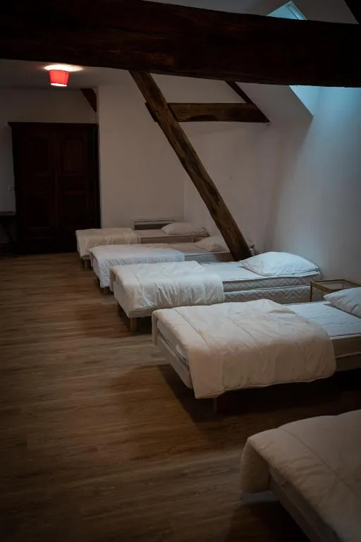 Maison familiale dans le Loiret – 10 personnes – au sein d’un domaine avec étang privé de 6 ha