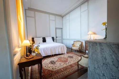Chambre d'hôte dans un château – Sur étang privé de 6 ha