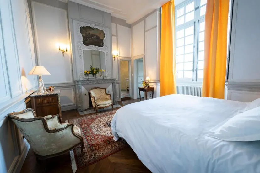 Chambre d'hôte dans un château – Sur étang privé de 6 ha