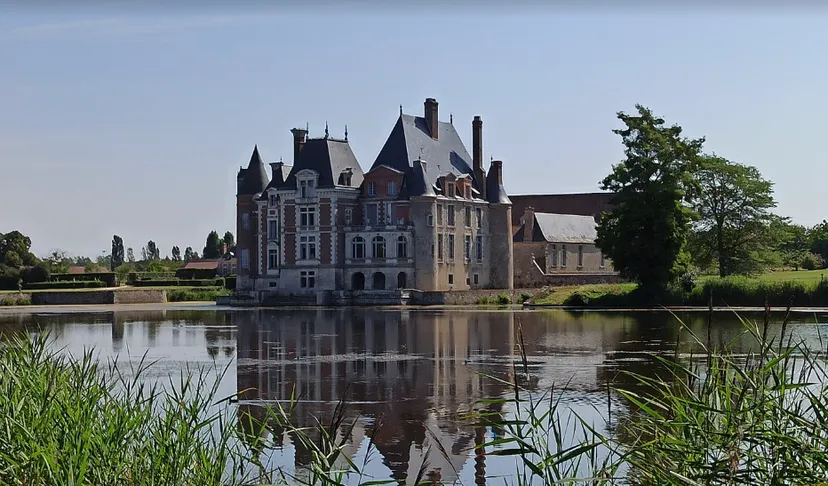 Suite dans un chateau pour 4 personnes – Vue sur lac privé de 6ha
