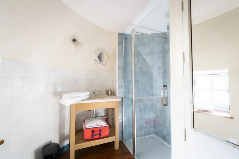 Suite dans un chateau pour 4 personnes – Vue sur lac privé de 6ha