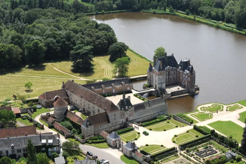 Suite dans un château privé - Etang privé de pêche de 6ha - 4 personnes