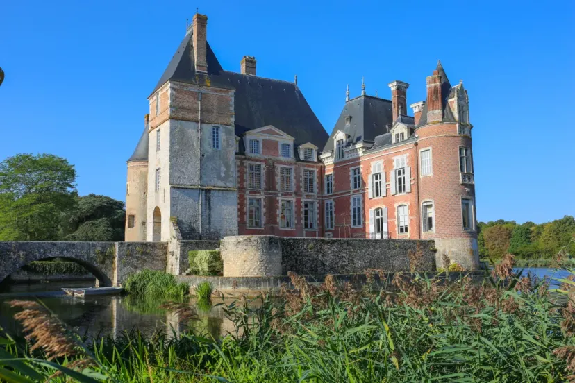 Suite dans un château privé - Etang privé de pêche de 6ha - 4 personnes