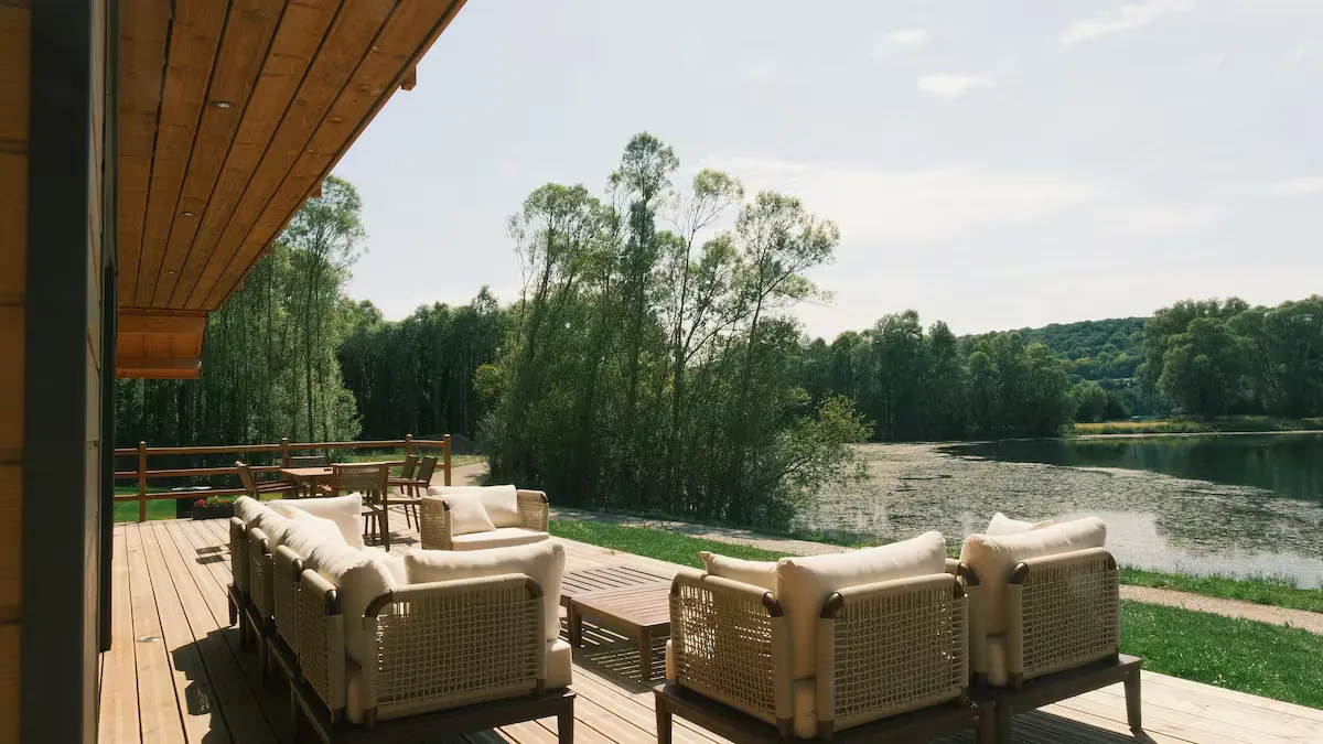 Maison bord de lac avec pêche en barque - pour 12p