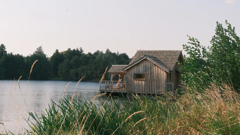 Cabane sur l'eau avec bain nordique et pêche depuis la terrasse sur l'eau - 2 à 4 personnes