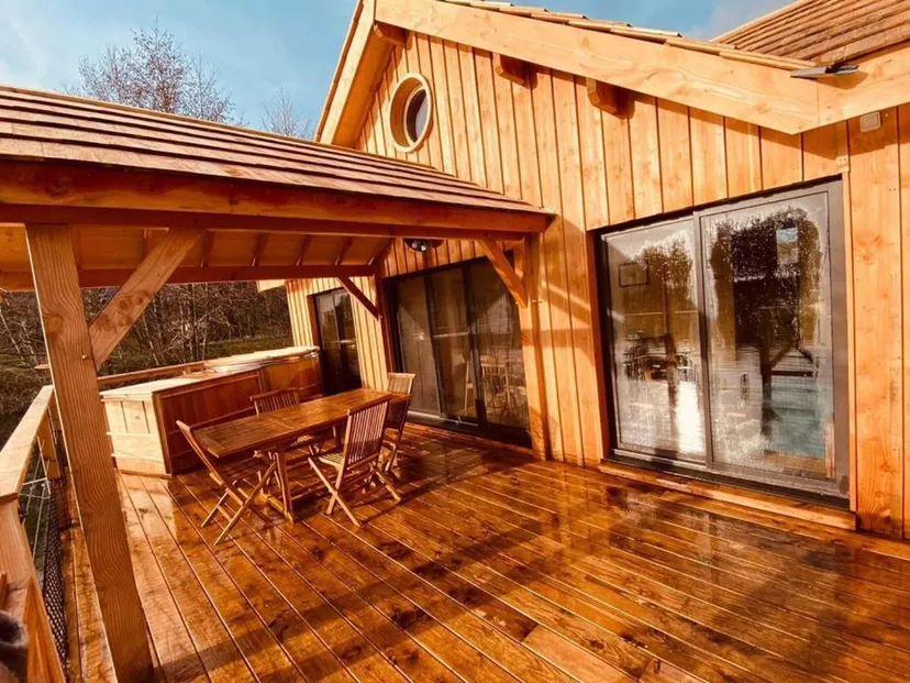 Cabane sur l'eau avec bain nordique et pêche depuis la terrasse sur l'eau - 2 à 4 personnes