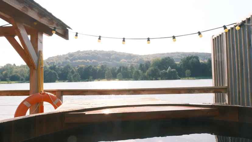 Cabane sur l'eau avec bain nordique et pêche depuis la terrasse sur l'eau - 2 à 4 personnes
