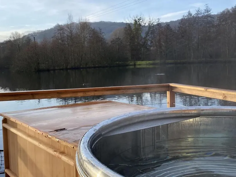 Cabane sur l'eau avec bain nordique et pêche depuis la terrasse sur l'eau - 2 à 4 personnes