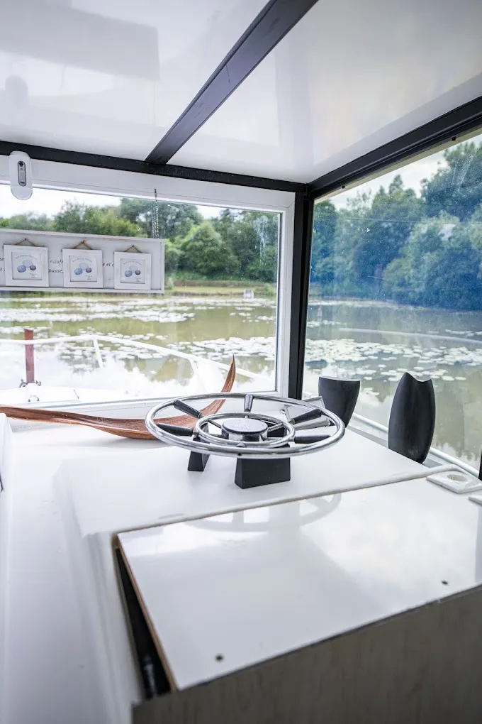 Une escapade insolite à bord d’un bateau au cœur de la nature