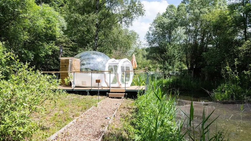 Bulle transparente pour une nuit magique sous les étoiles