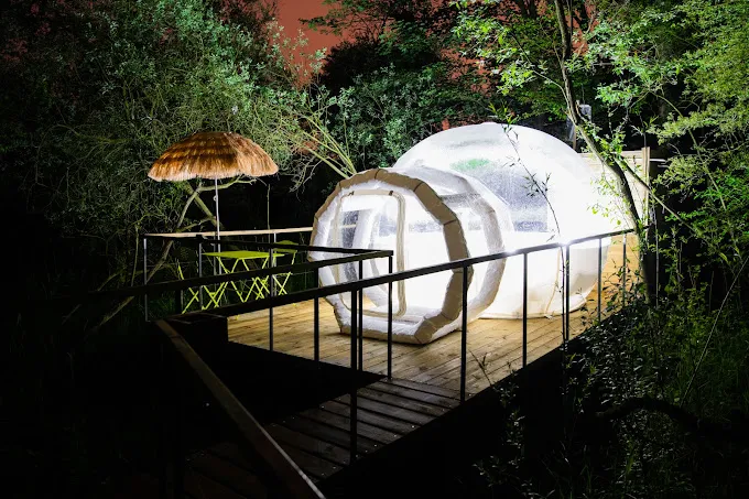 Bulle transparente pour une nuit magique sous les étoiles