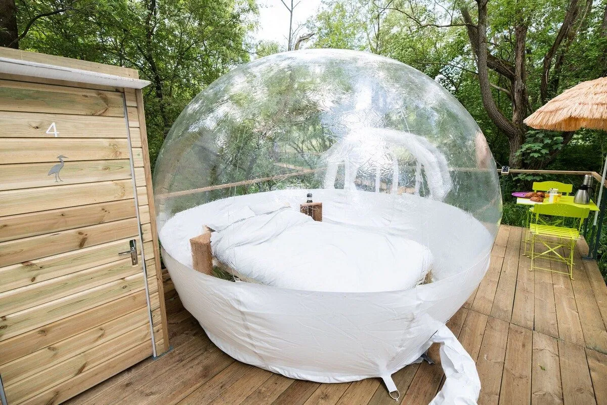 Bulle transparente pour une nuit magique sous les étoiles