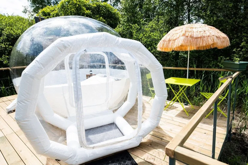 Bulle transparente pour une nuit magique sous les étoiles