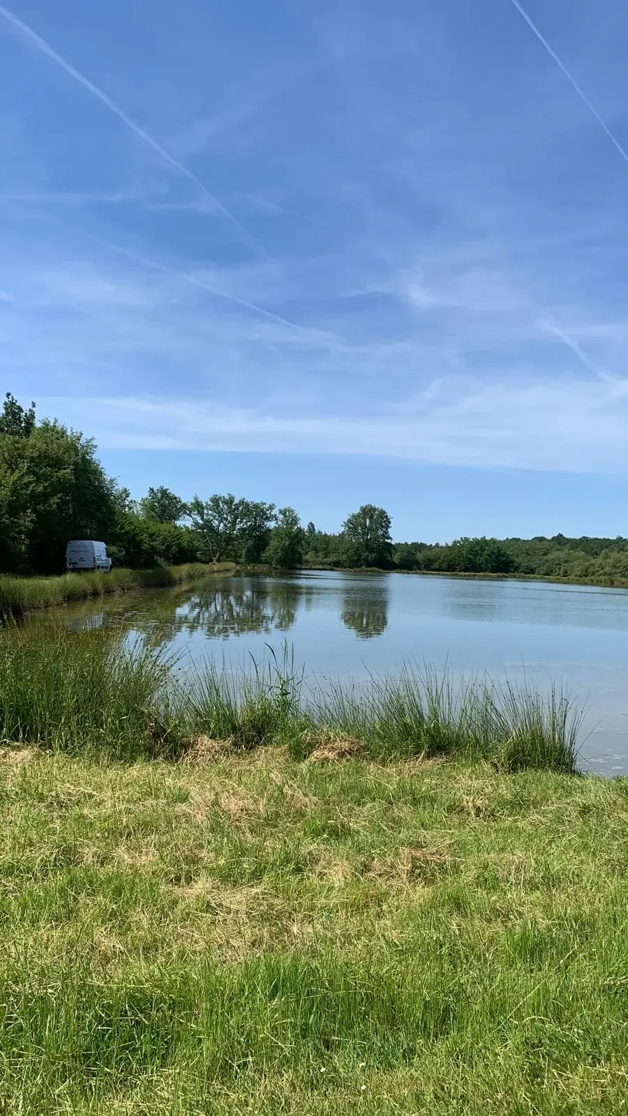 Étang de 4 ha situé en Sologne avec grande maison de chasse de 70 m2